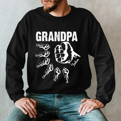 Lofaris Custom Grandpa Grandkids Hand to Hands Sweatshirt