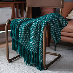 Lofaris Knitted Woolen Blanket Decorated With Soft And Comfortable