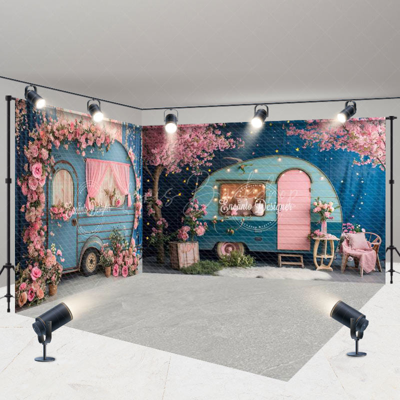 Lofaris Retro Blue Rv Pink Floral Wedding Room Set Backdrop