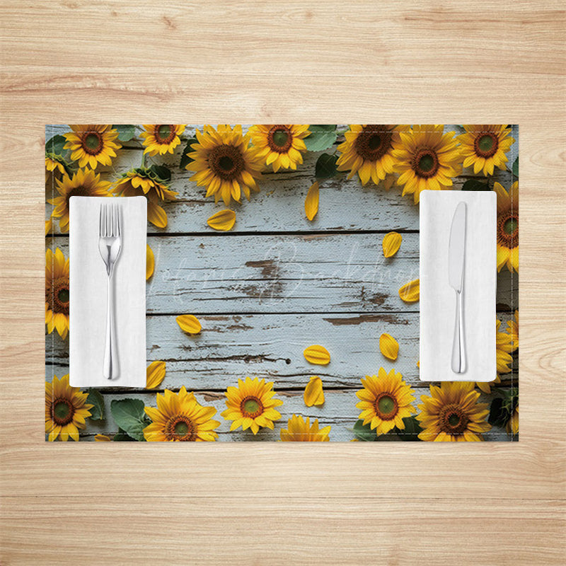 Lofaris Retro White Grey Wooden Floral Set Of 4 Placemats